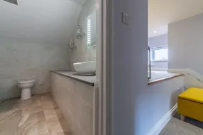 Greyhound Cottage - Image 4