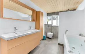 Beautiful Home In Christiansfeld - Image 4