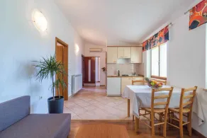 Holiday apartment with terrace, barbecue & pool - Image 5
