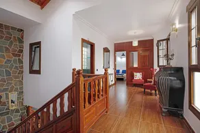 Maison de vacances avec vue sur la montagne, balcon et Wi-Fi - Image 3