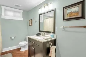 Relaxing home with hot tub- close to downtown - Image 2