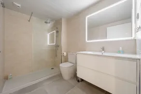Apartamento 'Costa Dorada Perle' con vistas al mar, piscina compartida y aire acondicionado. - Image 3
