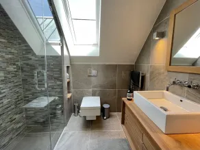 Stunning 3 bedroom beachfront house with extensive sea views - Image 3