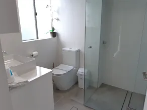 The Penthouse - Amazing Ocean Views, Opposite Beach & Park, Wi-Fi & Parking - Image 5
