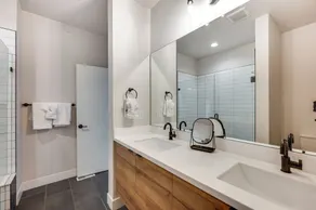 Sleek, Modern Denver Area Gem in Planned Community - Image 5
