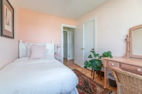 Bright light, water views, steps from the beach! - Image 5