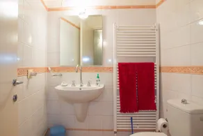 Stone farmhouse:kitchen+2bedr+2bathr+ifournished laundry CIN: IT046022C2IHU96TA5 - Image 5