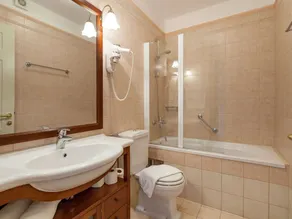 Villa in Selca With Pool Near Adriatic Sea - Image 5
