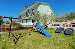 Apartamento de vacaciones con piscina privada en el pueblo de Sutivanac - Image 2
