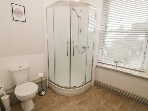 Rose Suite - Image 5