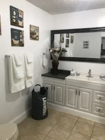 Stunning private suite located at the heart of all action - Image 2