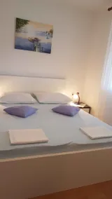 Holiday apartment with air conditioning and terrace - Image 5