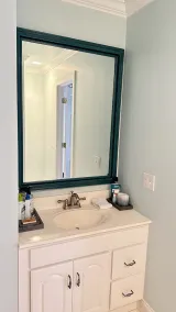 Beautiful Cottage in private Sag Harbor community nxt to beach & nature preserve - Image 4