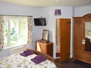 Alojamiento de 4 habitaciones en Wimborne - Image 4
