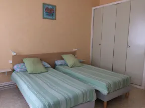 beau studio avec 2 lits ( lits fait pour votre arrivée) - Image 2