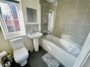 Silver Stag Properties, Comfy 2 BR Home in Ashby - Image 2