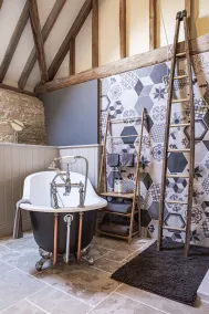 Stunning 6 bedroom converted barn nestled in Souths Downs; 5,000+ sq ft; 9 acres - Image 2