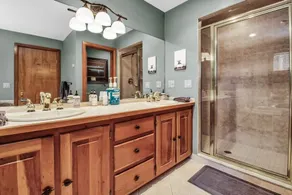 Best of both worlds; chalet located on a private lot in the pines and only 1 miles from the village! - Image 5
