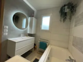 Spacious house on the banks of the Rhône opposite the greenhouse island and via Rhôna - Image 4