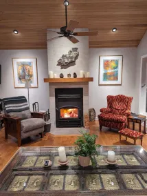 All season Bedford Lake House with sunset views on Devil Lake - Image 3