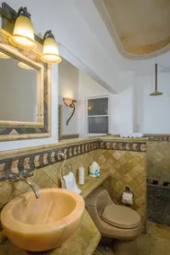 Gracious 7 BR Villa La Salinas w/ Ocean views, Private Pool, Wet Bar, Swimmable Beach + More - Image 3