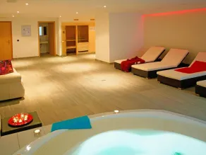 Wifi, 100m from ski slopes, sauna, terrace, balcony, fireplace or stove, parking, tv, ski locker - Image 5