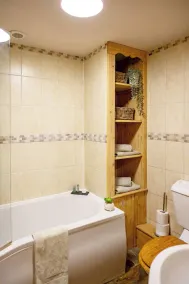 This barn is a 1 bedroom(s), 1 bathrooms, located in Whitby, N Yorks. - Image 5