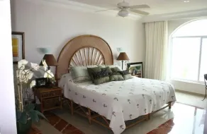 Affordable Luxury-Newly Renovated Beachfront Condo-Vacation Paradise - Image 5