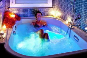 Lejlighed i Vinci med pool og wellness - Image 4
