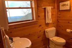 BEAR FEET RETREAT, 100 MILE VIEWS, HOT TUB, 4 BEDROOMS, sleeping loft SLEEPS 22 - Image 4