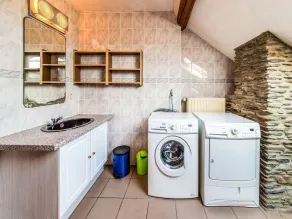 Charming Farmhouse in Brisy - Image 2