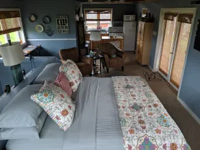 Charming Cottage, Fresh Eggs, Friendly Pets AND Pet Friendly! - Image 5