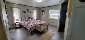 Charlie's Woodside Getaway-4 miles from the Dells! - Image 5