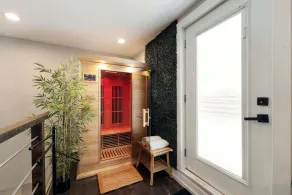 Bucktown Home - Rooftop Deck, Game Rm, & Garage - Image 3