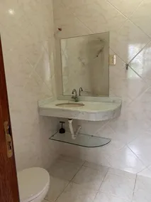Suítes aconchegantes com piscina e praia - Image 4