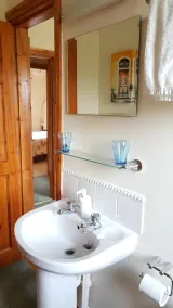 Cottage on Lough Ree / River Shannon in the heart of Ireland - Image 3
