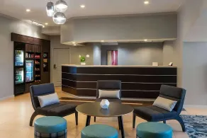 Pleasant Stay, Convenient Location! Pet-friendly, Free Breakfast, Parking! - Image 5