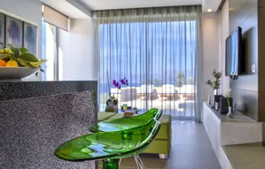 Youphoria Villa Oneiro confortable, entièrement privé, piscine à débordement, vue spectaculaire sur la mer - Image 2