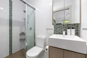 Spacious 3-Bed Apartment in the Heart of St Ives - Image 4