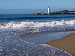 Blacks Beach Retreat,Wi-Fi, near Harbor & Steps to Twin Lakes Beach! - Image 5