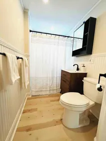Trendy and Stylish 3BR Uptown Unit - Image 2