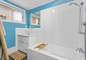 Escape to Jones Beach Kiama - Beachfront unit with direct beach access & views - Image 2