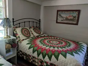 The Daffodil 1743 Getaway Apartment - Image 4