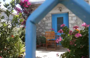 A beautiful stone house with garden - Image 5