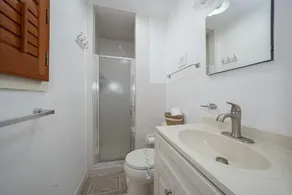 Renovated Cool House / Private Heated Pool / Short Walk to Beach / Sleeps 10 - Image 3