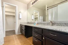 Perfect Location in Phoenix!! - Image 4
