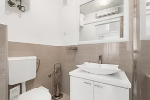 Villa with private pool in the medieval village Svetvincenat - Image 2