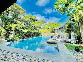 All Inclusive Exclusive Beachfront Resort (8 Separate private Villa's & Rooms) - Image 2