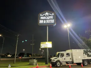 MESQUITE INN & SUITES - Image 2