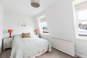 Charming flat with balcony in Pimlico - Image 3